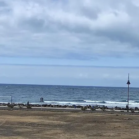 Bienvenue Lumineux Avec Ascenseur Et Vue Sur La Lägenhet *